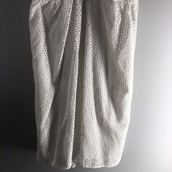 Everlane Size‎ Medium White Eyelet Dress Sleeveless Smocked Shift Sleeveless - Picture 13 of 16